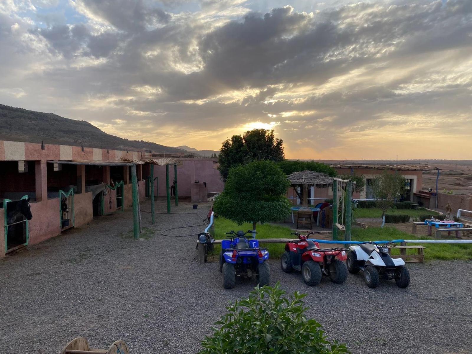 Villa Les Cavaliers Chez Yassine Marrakesh Esterno foto